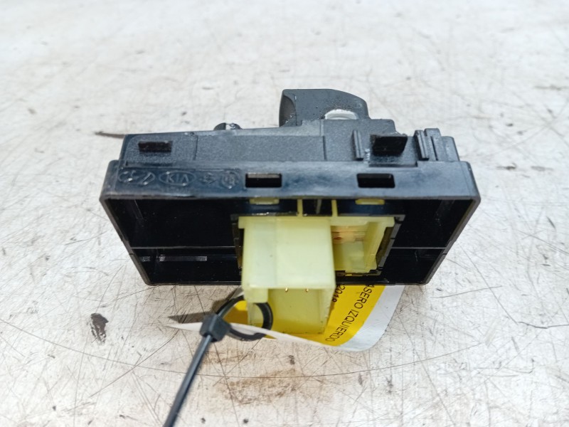 Recambio de mando elevalunas trasero izquierdo para kia ceed (cd) 1.6 crdi 136 referencia OEM IAM 40B5221500  
