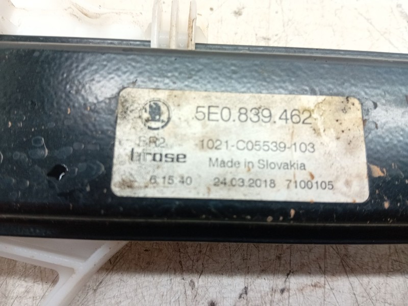 Recambio de elevalunas trasero izquierdo para skoda octavia iii combi (5e5, 5e6) 1.2 tsi referencia OEM IAM 5E0839462  