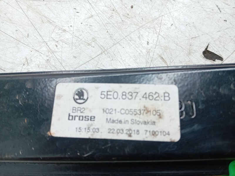 Recambio de elevalunas delantero derecho para skoda octavia iii combi (5e5, 5e6) 1.2 tsi referencia OEM IAM 5E0837462B  