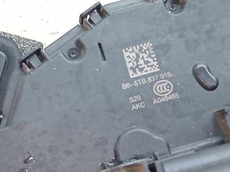 Recambio de cerradura puerta delantera derecha para skoda octavia iii combi (5e5, 5e6) 1.2 tsi referencia OEM IAM B65TB837016  