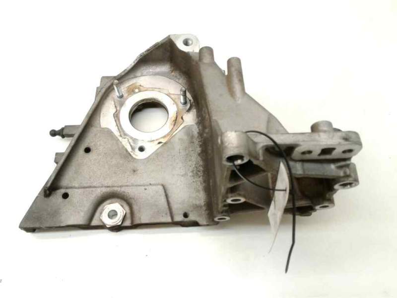 Recambio de soporte bomba inyeccion para opel insignia berlina edition referencia OEM IAM GM 55574721  