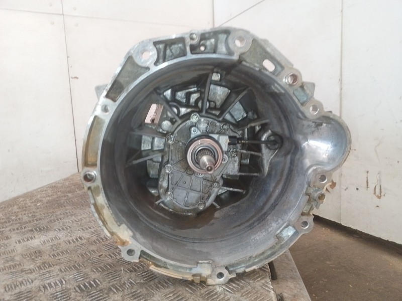 Recambio de caja cambios para ssangyong rexton w / rexton 2.0 xdi referencia OEM IAM Q150  