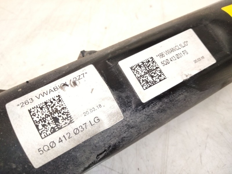 Recambio de amortiguador delantero izquierdo para skoda octavia iii combi (5e5, 5e6) 1.2 tsi referencia OEM IAM 5Q0413031  