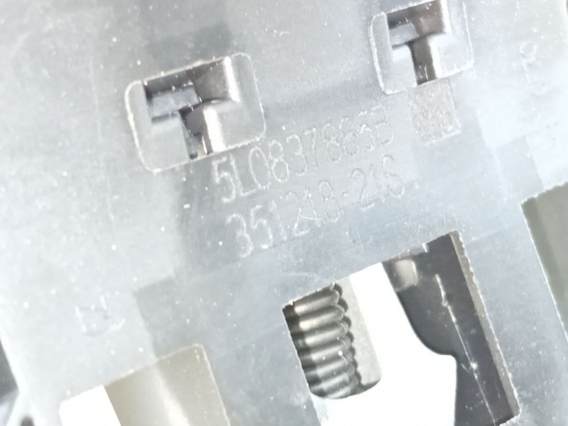 Recambio de maneta exterior delantera izquierda para skoda octavia iii combi (5e5, 5e6) 1.2 tsi referencia OEM IAM 5L0837885B  