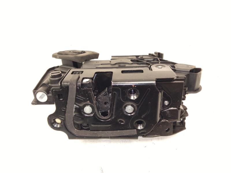 Recambio de cerradura puerta trasera izquierda para skoda octavia iii combi (5e5, 5e6) 1.2 tsi referencia OEM IAM   