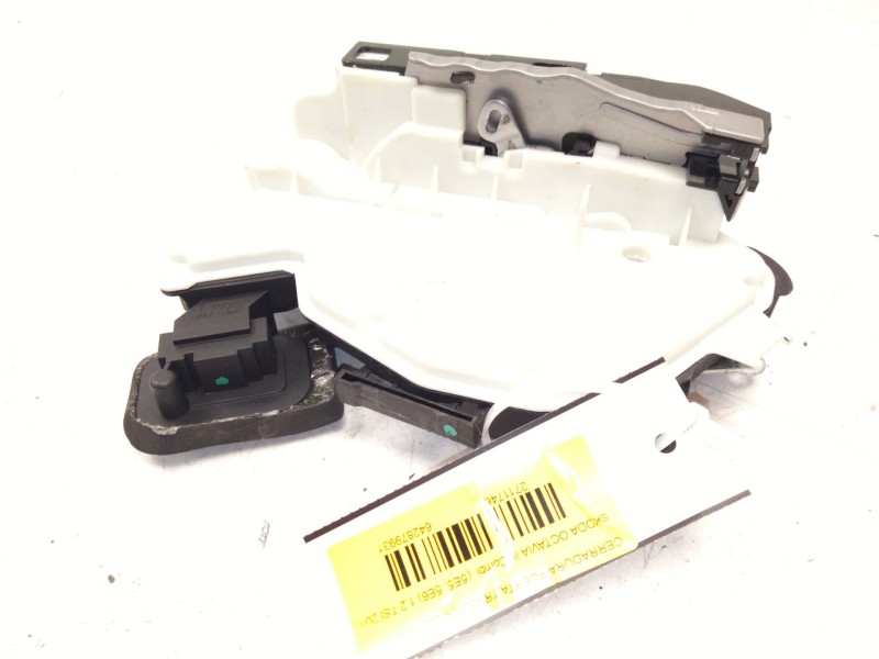 Recambio de cerradura puerta trasera izquierda para skoda octavia iii combi (5e5, 5e6) 1.2 tsi referencia OEM IAM   