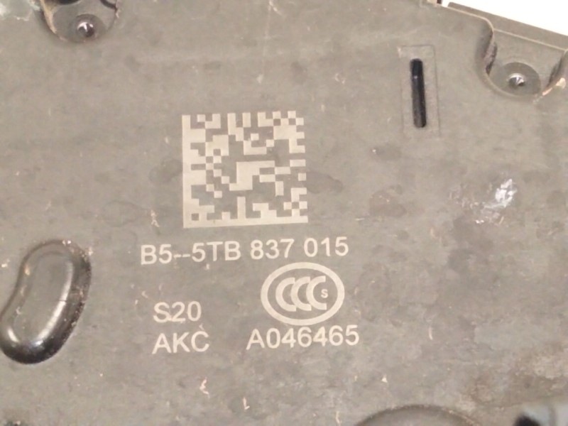 Recambio de cerradura puerta delantera izquierda para skoda octavia iii combi (5e5, 5e6) 1.2 tsi referencia OEM IAM 5TB837015  