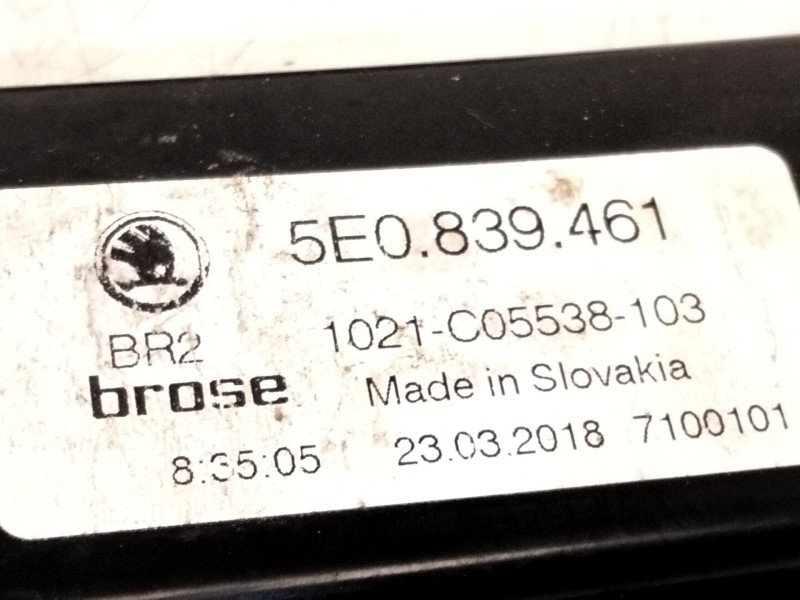 Recambio de elevalunas trasero derecho para skoda octavia iii combi (5e5, 5e6) 1.2 tsi referencia OEM IAM 5E0839461  