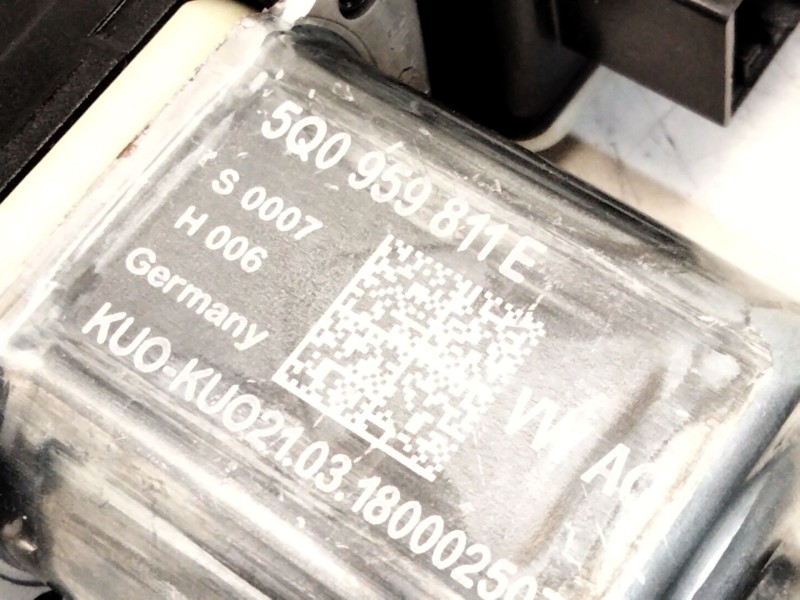 Recambio de elevalunas trasero derecho para skoda octavia iii combi (5e5, 5e6) 1.2 tsi referencia OEM IAM 5E0839461  