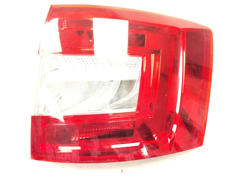 Recambio de piloto trasero derecho para skoda octavia iii combi (5e5, 5e6) 1.2 tsi referencia OEM IAM 5E9946096  