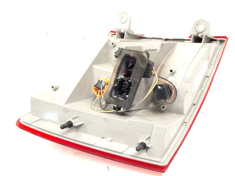Recambio de piloto trasero derecho para skoda octavia iii combi (5e5, 5e6) 1.2 tsi referencia OEM IAM 5E9946096  