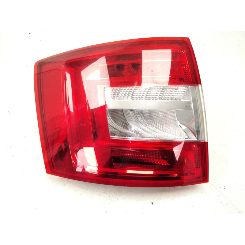 Recambio de piloto trasero izquierdo para skoda octavia iii combi (5e5, 5e6) 1.2 tsi referencia OEM IAM 5E9945095  