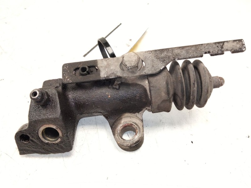 Recambio de bomba embrague para renault maxity 2.5 diesel referencia OEM IAM   