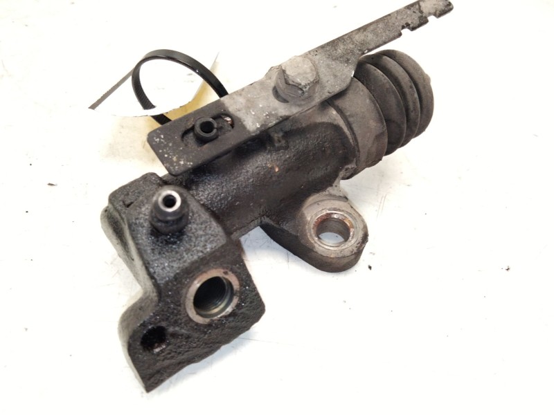 Recambio de bomba embrague para renault maxity 2.5 diesel referencia OEM IAM   