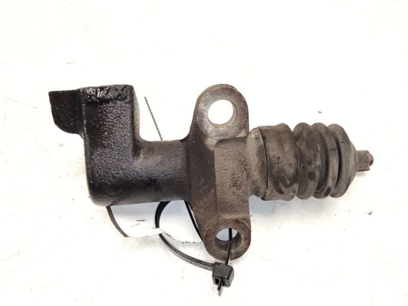 Recambio de bomba embrague para renault maxity 2.5 diesel referencia OEM IAM   