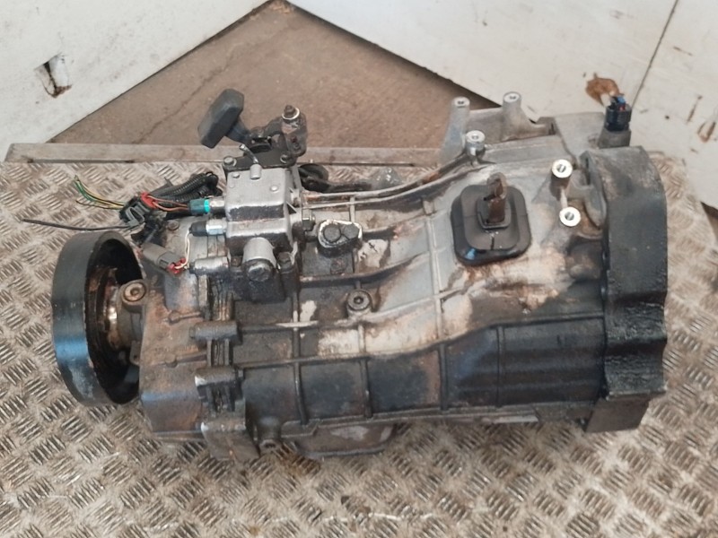 Recambio de caja cambios para renault maxity 2.5 diesel referencia OEM IAM 321319X507A  