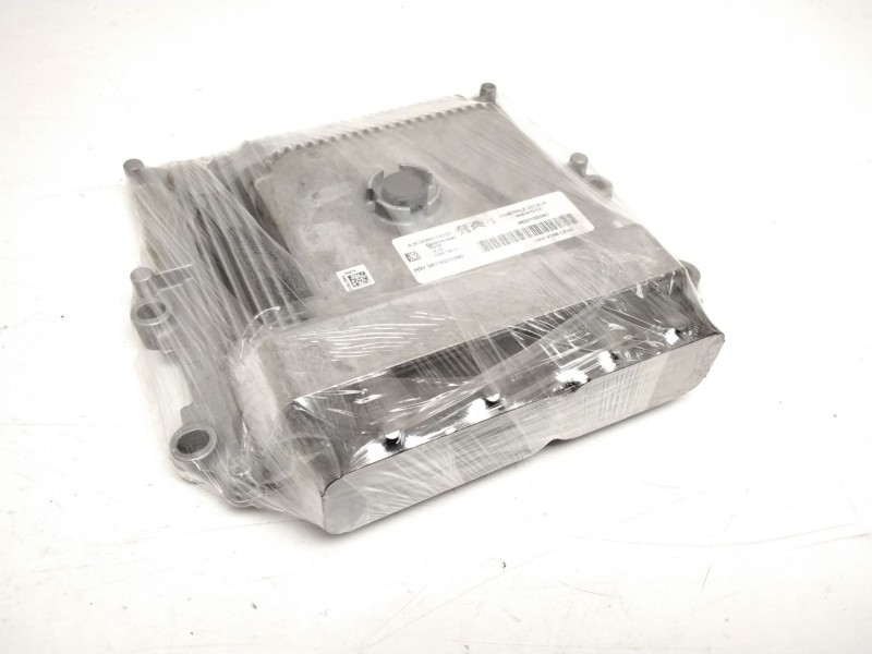 Recambio de centralita motor uce para peugeot 3008 1.2 12v e-thp / puretech referencia OEM IAM HW9815023380 9832103580 