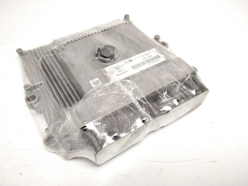 Recambio de centralita motor uce para peugeot 2008 (--.2013) 1.2 12v e-thp referencia OEM IAM HW9815023380 9832103580 
