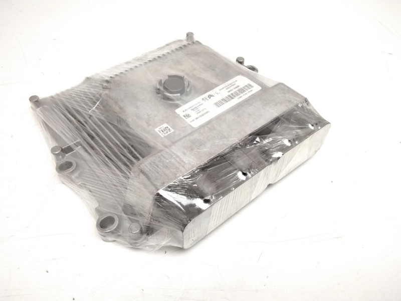 Recambio de centralita motor uce para peugeot 2008 (--.2013) 1.2 12v e-thp referencia OEM IAM HW9815023380 9832103580 
