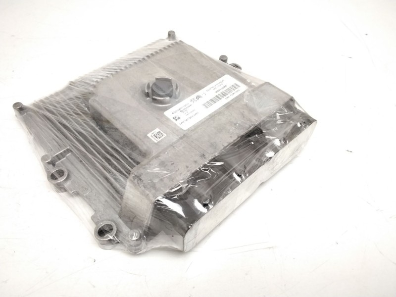 Recambio de centralita motor uce para citroën c4 grand picasso 1.2 12v e-thp referencia OEM IAM HW9815023380 9832103580 