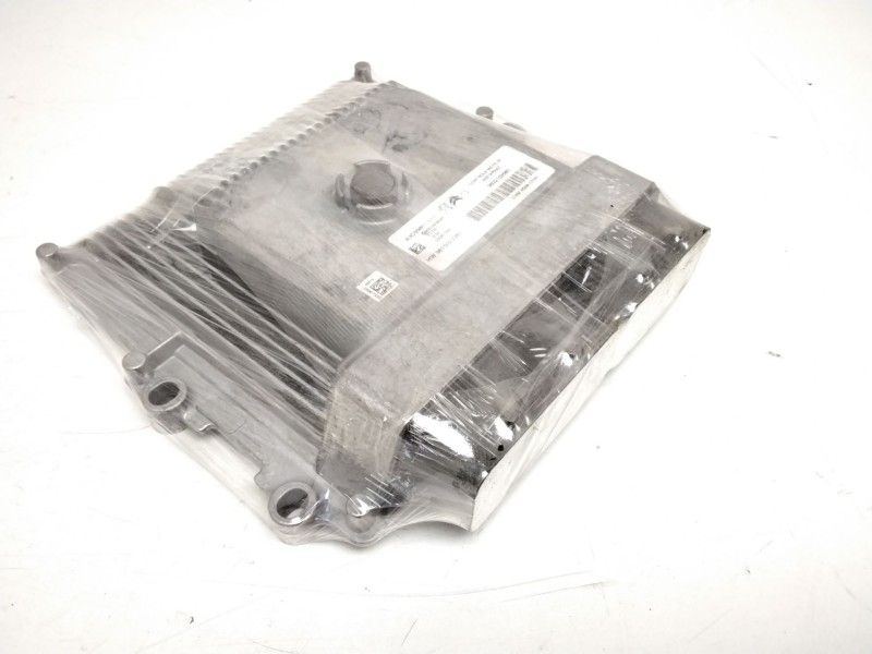 Recambio de centralita motor uce para peugeot 2008 (--.2013) 1.2 12v e-thp referencia OEM IAM HW9815023380 9832103580 