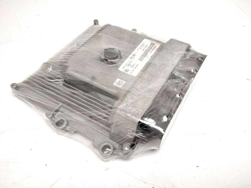 Recambio de centralita motor uce para peugeot 3008 1.2 12v e-thp / puretech referencia OEM IAM 9815023380 9832103580 