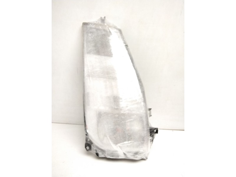 Recambio de faro derecho para renault maxity referencia OEM IAM 89317221  