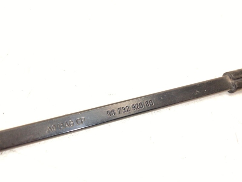 Recambio de brazo limpia delantero derecho para peugeot 208 i (ca_, cc_) 1.6 hdi / bluehdi 75 referencia OEM IAM   