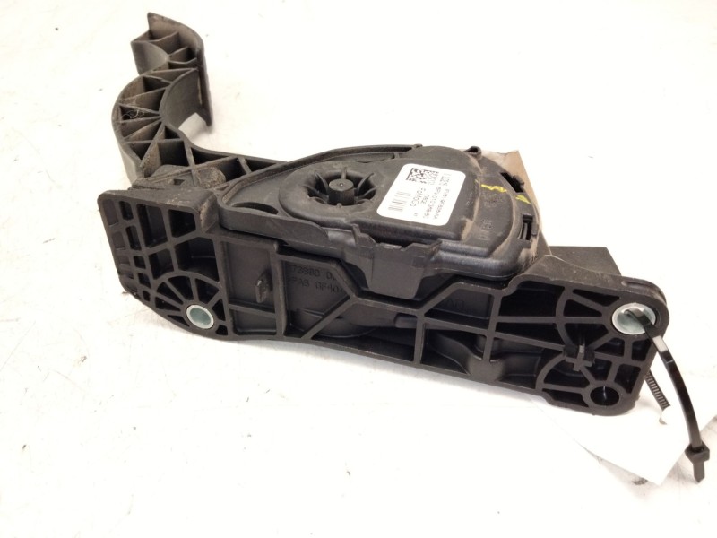 Recambio de pedal acelerador para ford focus iii 1.0 ecoboost referencia OEM IAM   