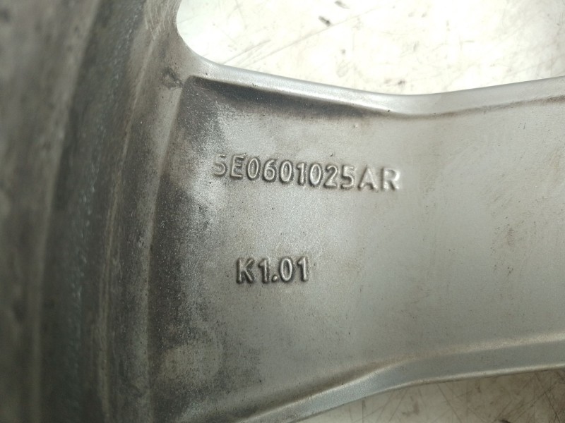 Recambio de llanta aluminio para skoda octavia iii (5e3, nl3, nr3) 2.0 tdi rs referencia OEM IAM 5E0601025  
