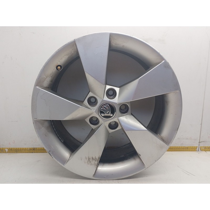 Recambio de llanta aluminio para skoda octavia iii (5e3, nl3, nr3) 2.0 tdi rs referencia OEM IAM 5E0601025  
