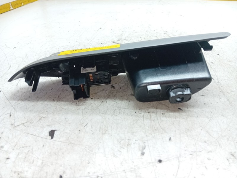 Recambio de maneta elevalunas delantera derecha para nissan juke (f15) 1.5 dci referencia OEM IAM   