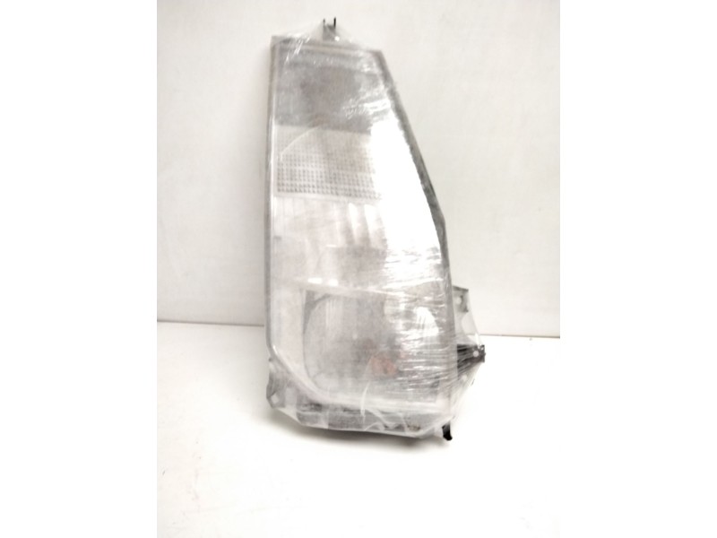 Recambio de faro derecho para renault maxity referencia OEM IAM 89317221 26010MB50A 