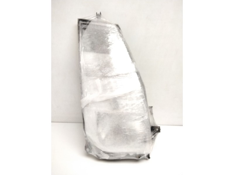 Recambio de faro derecho para renault maxity referencia OEM IAM 8931721 26010MB50A 