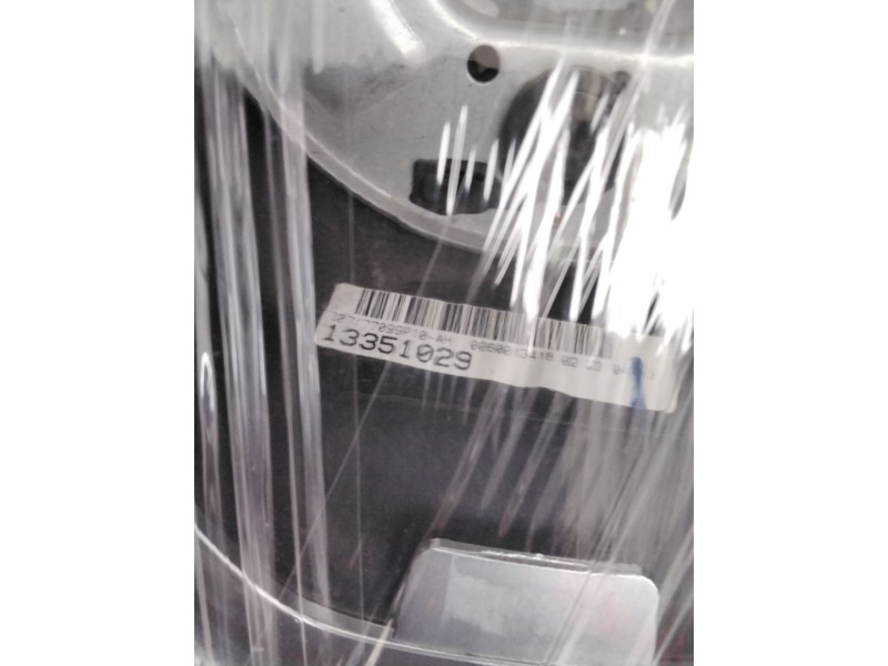 Recambio de volante para opel astra j lim. selective business referencia OEM IAM 13351029 13251692 