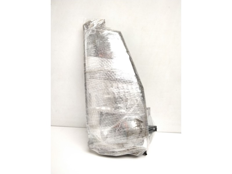 Recambio de faro derecho para renault maxity referencia OEM IAM 89317221 26010MB50A 