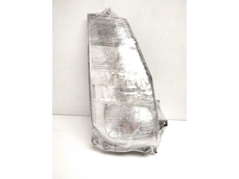 Recambio de faro derecho para renault maxity referencia OEM IAM 89317221 26010MB50A 