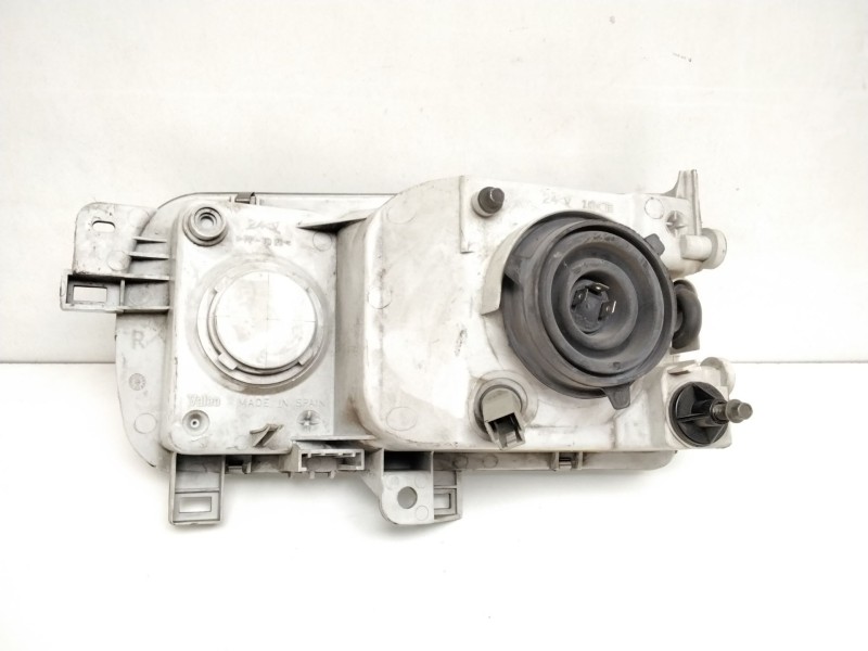 Recambio de faro derecho para nissan serena (c23) 2.3 d referencia OEM IAM 260107C000 67725880 