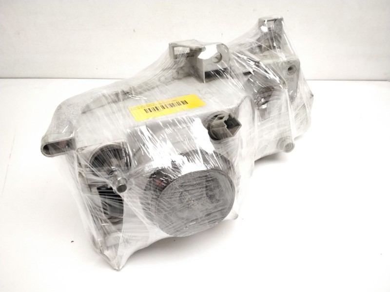 Recambio de faro derecho para nissan serena (c23) 2.3 d referencia OEM IAM 260107C000 67725880 