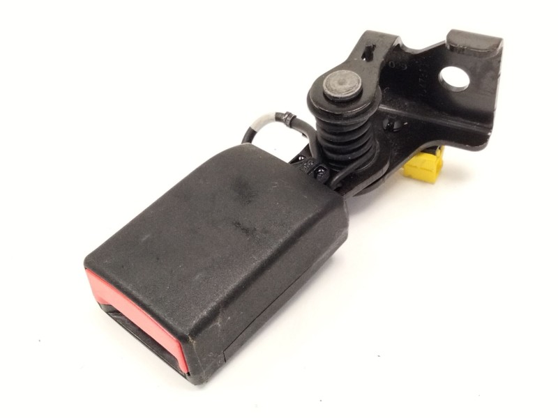 Recambio de enganche cinturon trasero izquierdo para mercedes-benz cla coupé (c117) cla 220 cdi / d (117.303) referencia OEM IAM