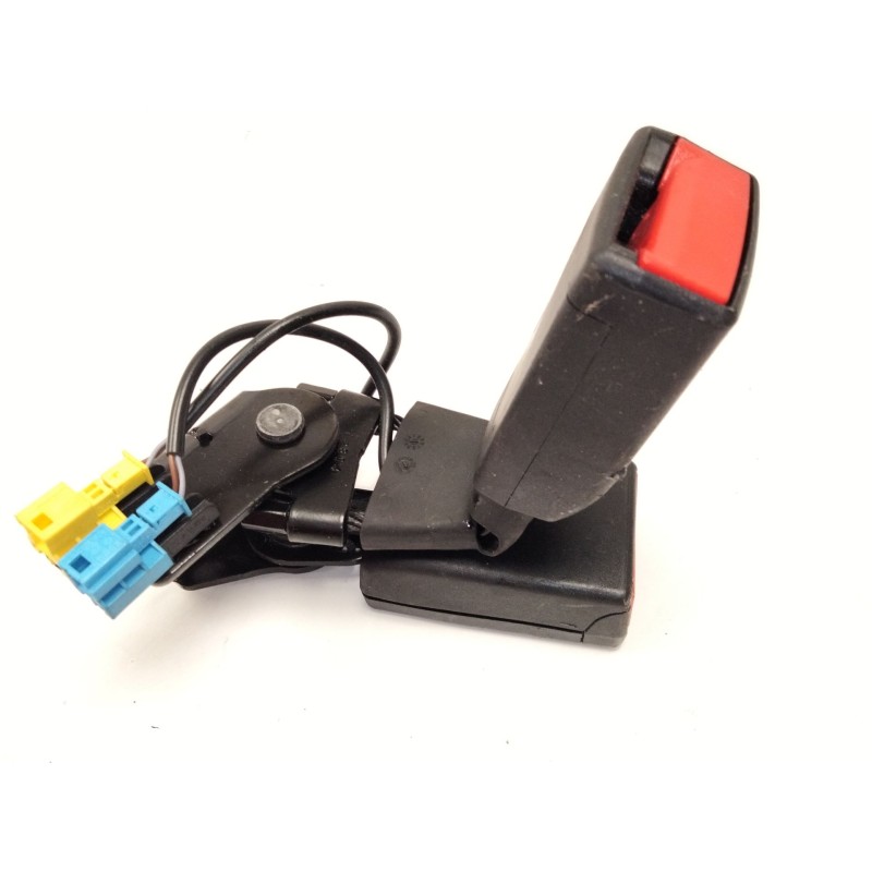 Recambio de enganche cinturon trasero derecho para mercedes-benz cla coupé (c117) cla 220 cdi / d (117.303) referencia OEM IAM A
