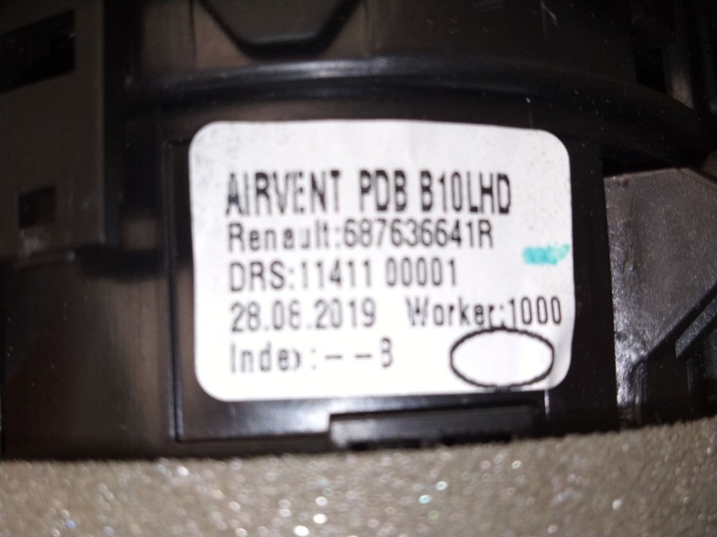 Recambio de aireador izquierdo para renault zoe furgoneta/hatchback (bfm_) electric (bfma, bfmb) referencia OEM IAM 686636641R  