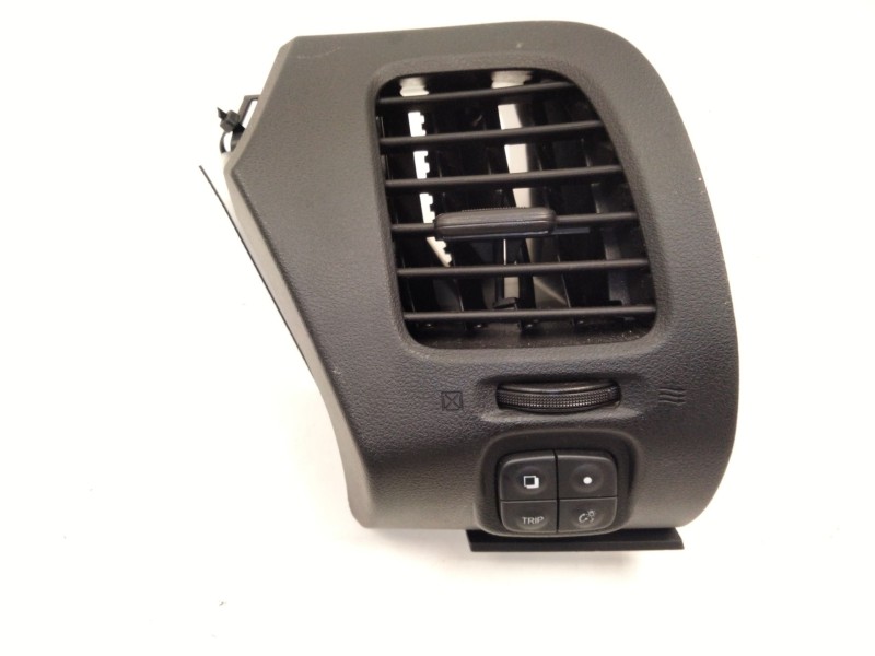 Recambio de aireador izquierdo para nissan leaf (ze0) electric referencia OEM IAM 3NL0APK81  