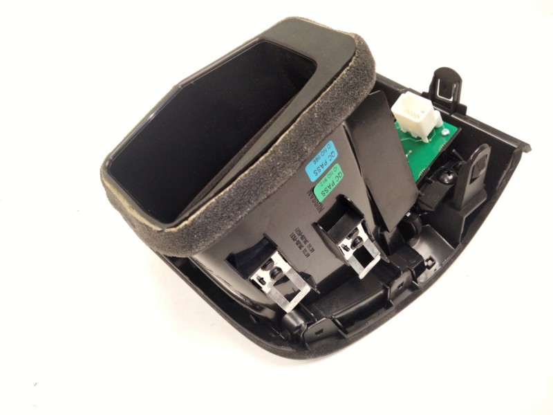 Recambio de aireador izquierdo para nissan leaf (ze0) electric referencia OEM IAM 3NL0APK81  