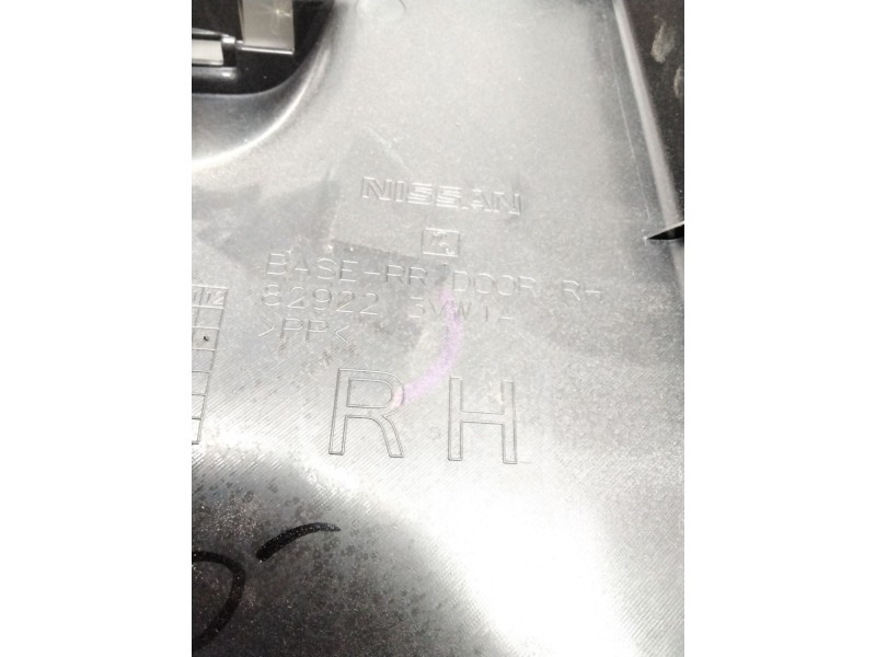 Recambio de guarnecido puerta trasera derecha para nissan note acenta referencia OEM IAM 829223VW1A  