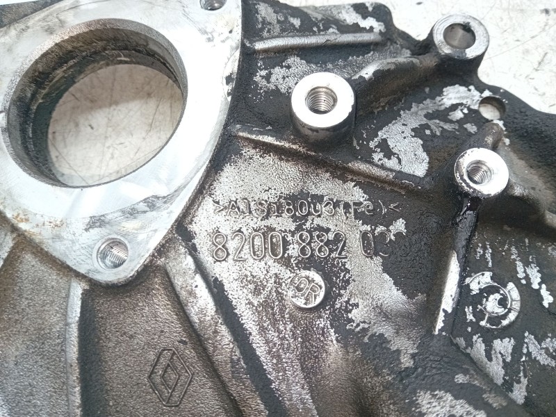 Recambio de tapa motor para infiniti ex 30d referencia OEM IAM 8200882030  