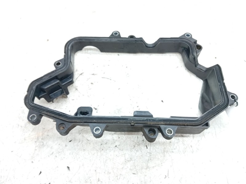 Recambio de tapa motor para infiniti ex 30d referencia OEM IAM   