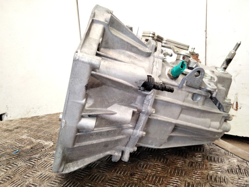 Recambio de caja cambios para nissan juke (f15) 1.5 dci referencia OEM IAM 320101KB0A  