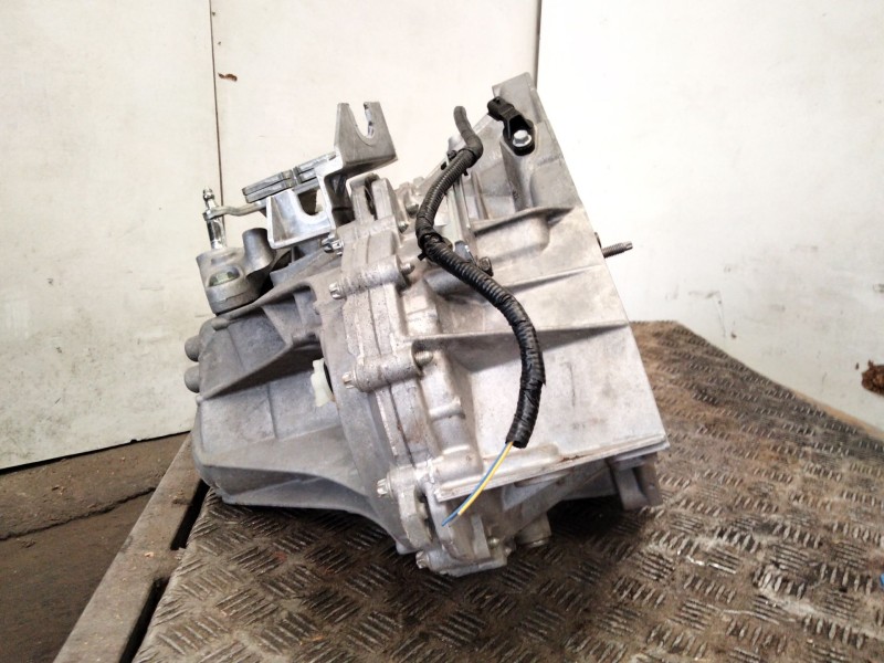 Recambio de caja cambios para nissan juke (f15) 1.5 dci referencia OEM IAM 320101KB0A  