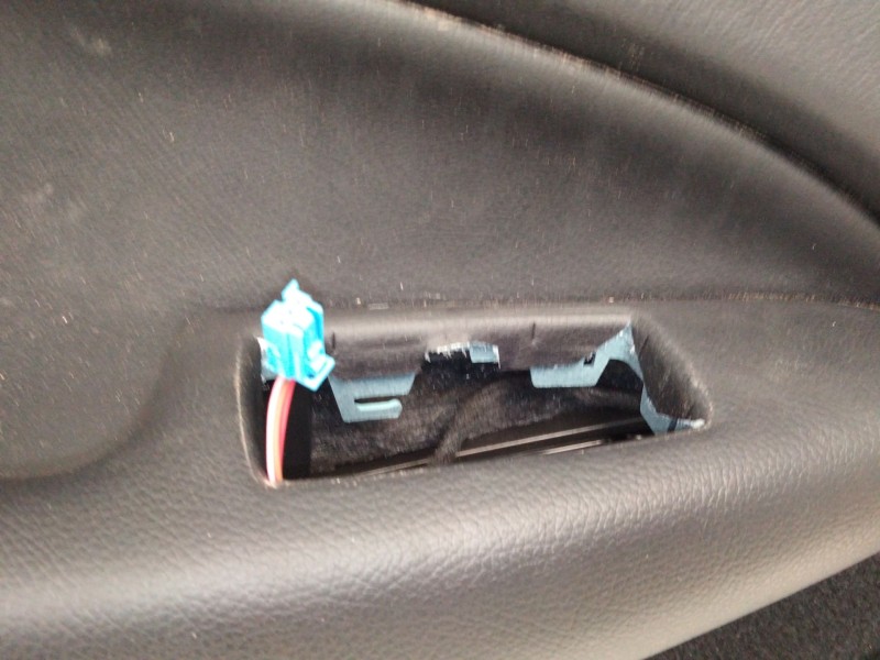 Recambio de guarnecido puerta delantera izquierda para mercedes-benz clase c coupé (c204) c 220 cdi (204.302) referencia OEM IAM